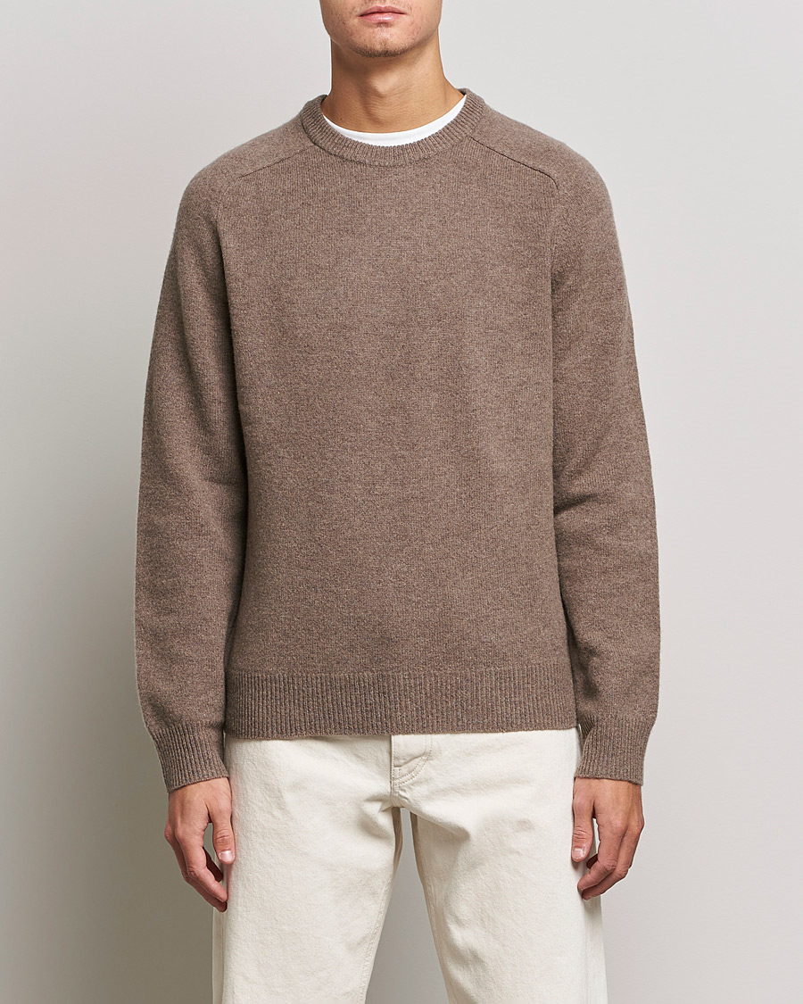 Hombres | Jerséis y prendas de punto | A Day's March | Brodick Lambswool Sweater Taupe Melange