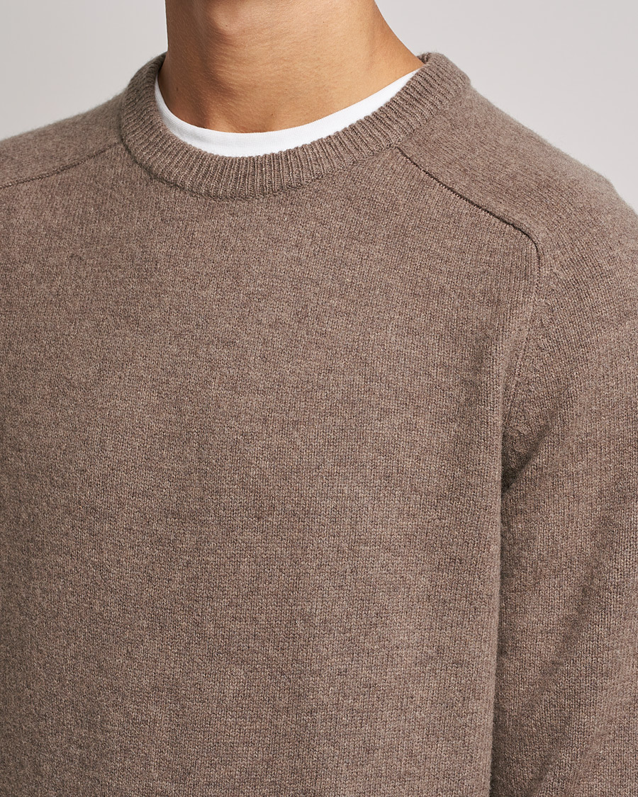 Hombres | Jerséis y prendas de punto | A Day's March | Brodick Lambswool Sweater Taupe Melange