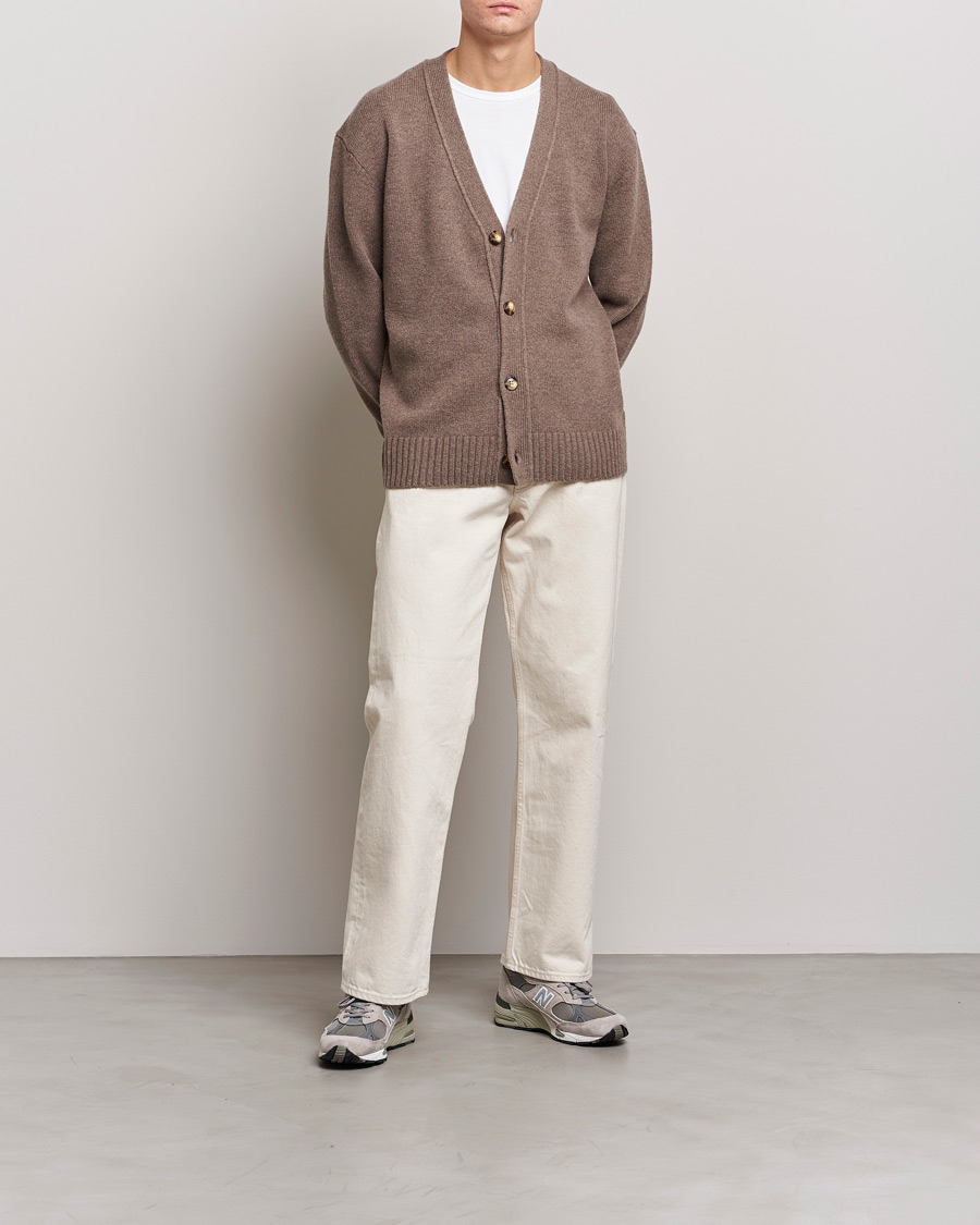 Hombres | Jerséis y prendas de punto | A Day's March | Snag Lambswool Cardigan Taupe Melange