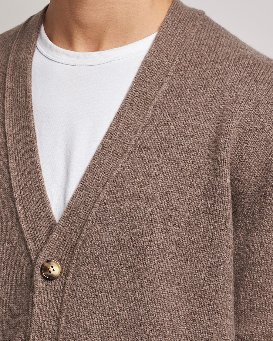 Hombres | Jerséis y prendas de punto | A Day's March | Snag Lambswool Cardigan Taupe Melange