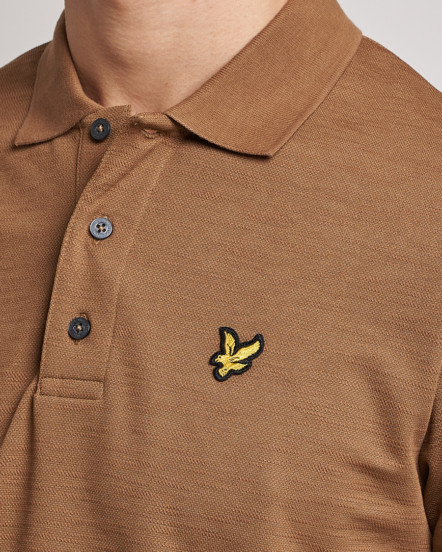 Hombres | Polos | Lyle & Scott | Chunky Slub Pique Polo Camel Bronze