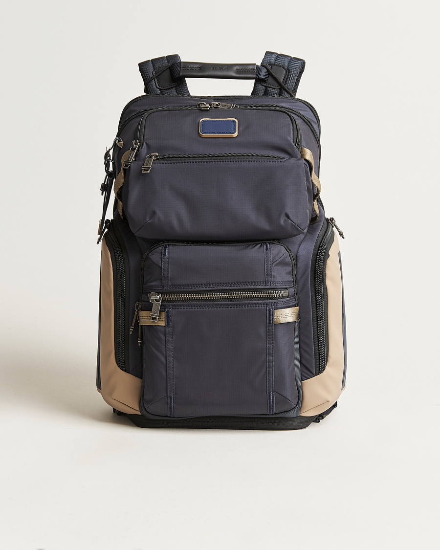 Hombres | TUMI Alpha Bravo Nomadic Backpack Midnight Navy/Khaki | TUMI | Alpha Bravo Nomadic Backpack Midnight Navy/Khaki