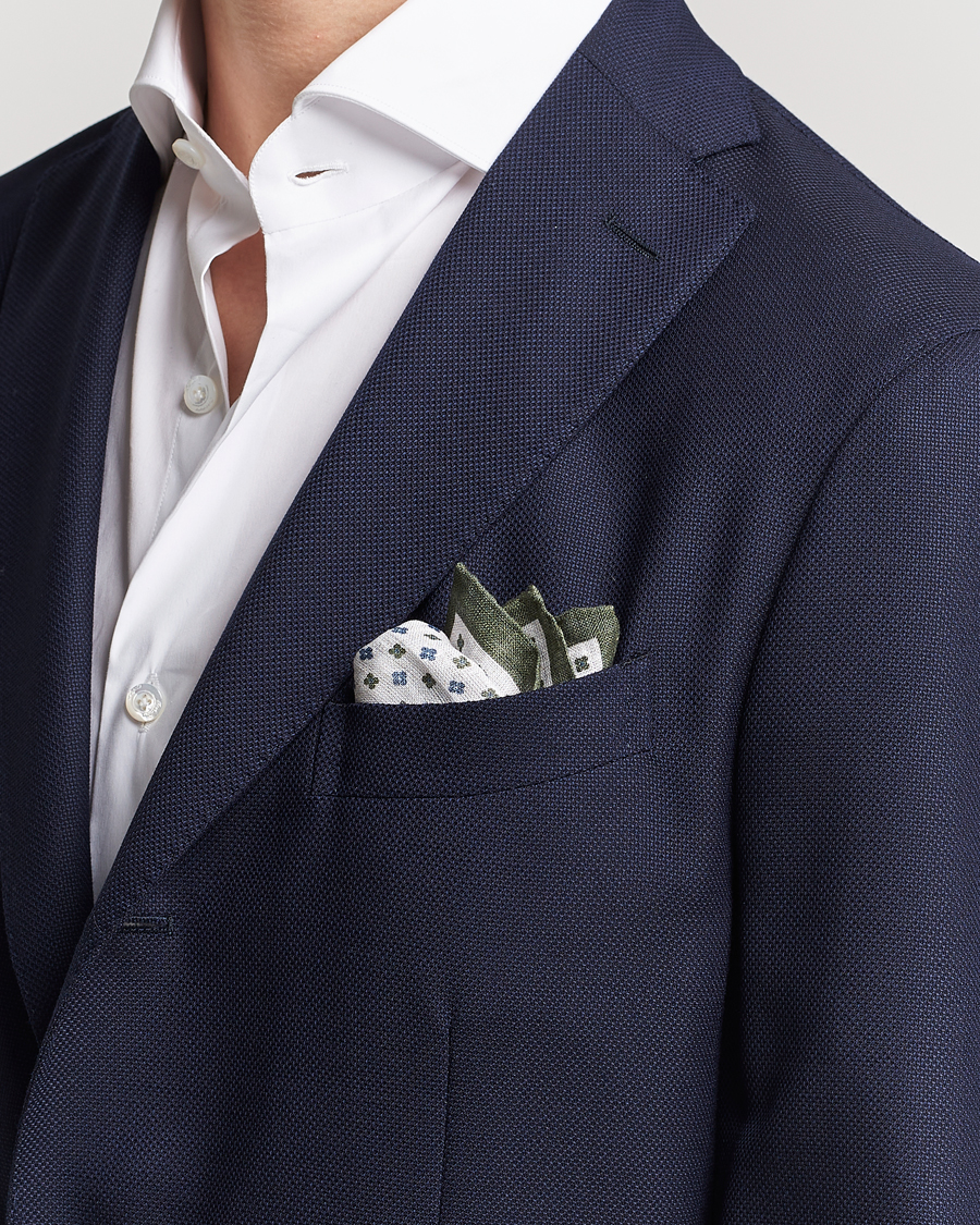 Hombres | Amanda Christensen Linen Paspoal Printed Flower Pocket Square White/Green | Amanda Christensen | Linen Paspoal Printed Flower Pocket Square White/Green