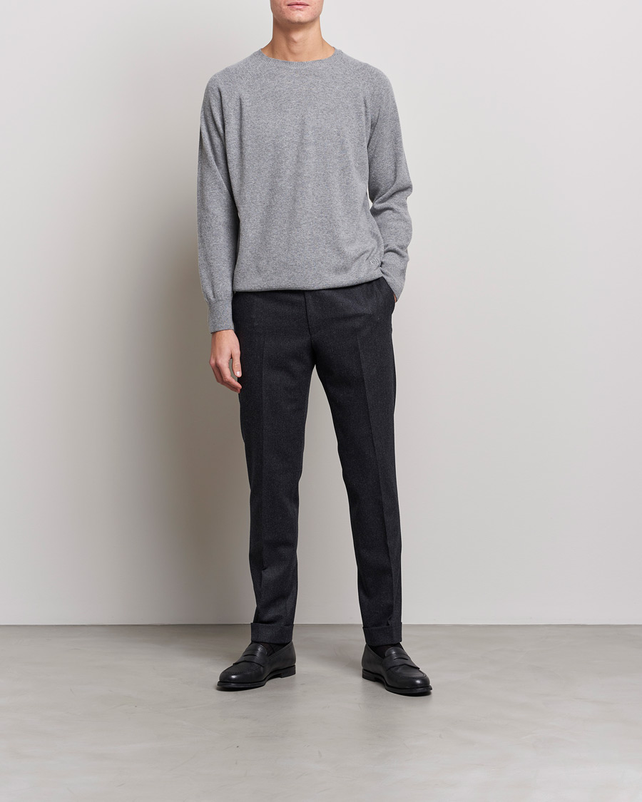 Hombres | Jerséis y prendas de punto | Oscar Jacobson | Gustaf Lambswool Raglan Crew Neck Light Grey