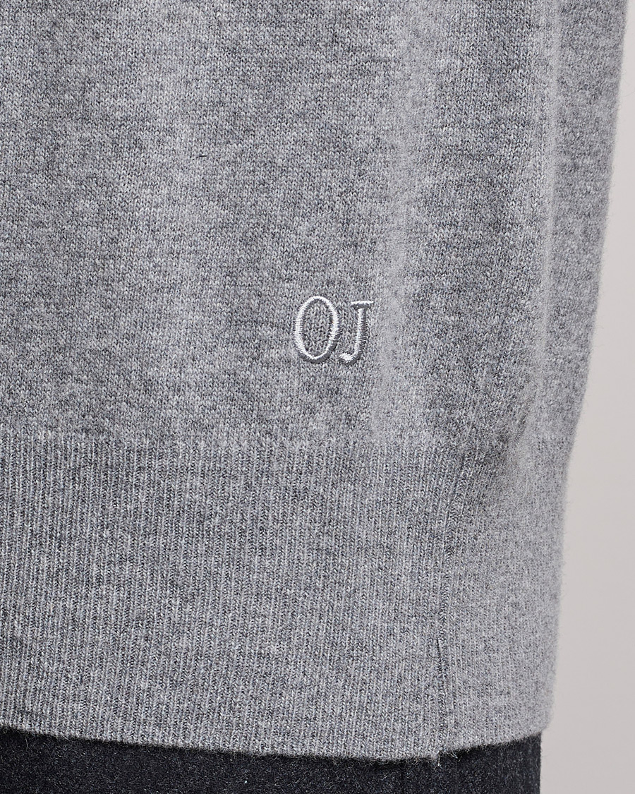 Hombres | Jerséis y prendas de punto | Oscar Jacobson | Gustaf Lambswool Raglan Crew Neck Light Grey
