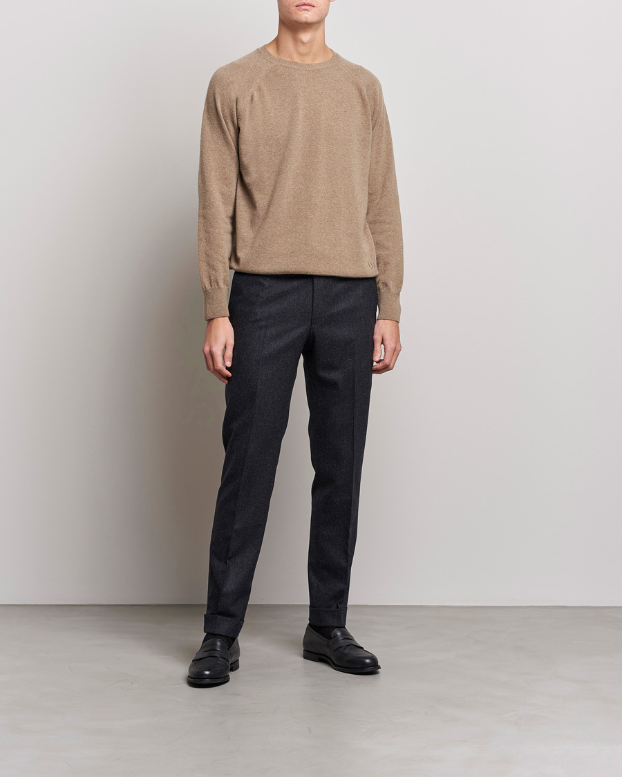 Hombres | Jerséis y prendas de punto | Oscar Jacobson | Gustaf Lambswool Raglan Crew Neck Camel