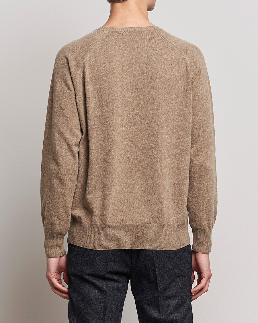 Hombres | Jerséis y prendas de punto | Oscar Jacobson | Gustaf Lambswool Raglan Crew Neck Camel