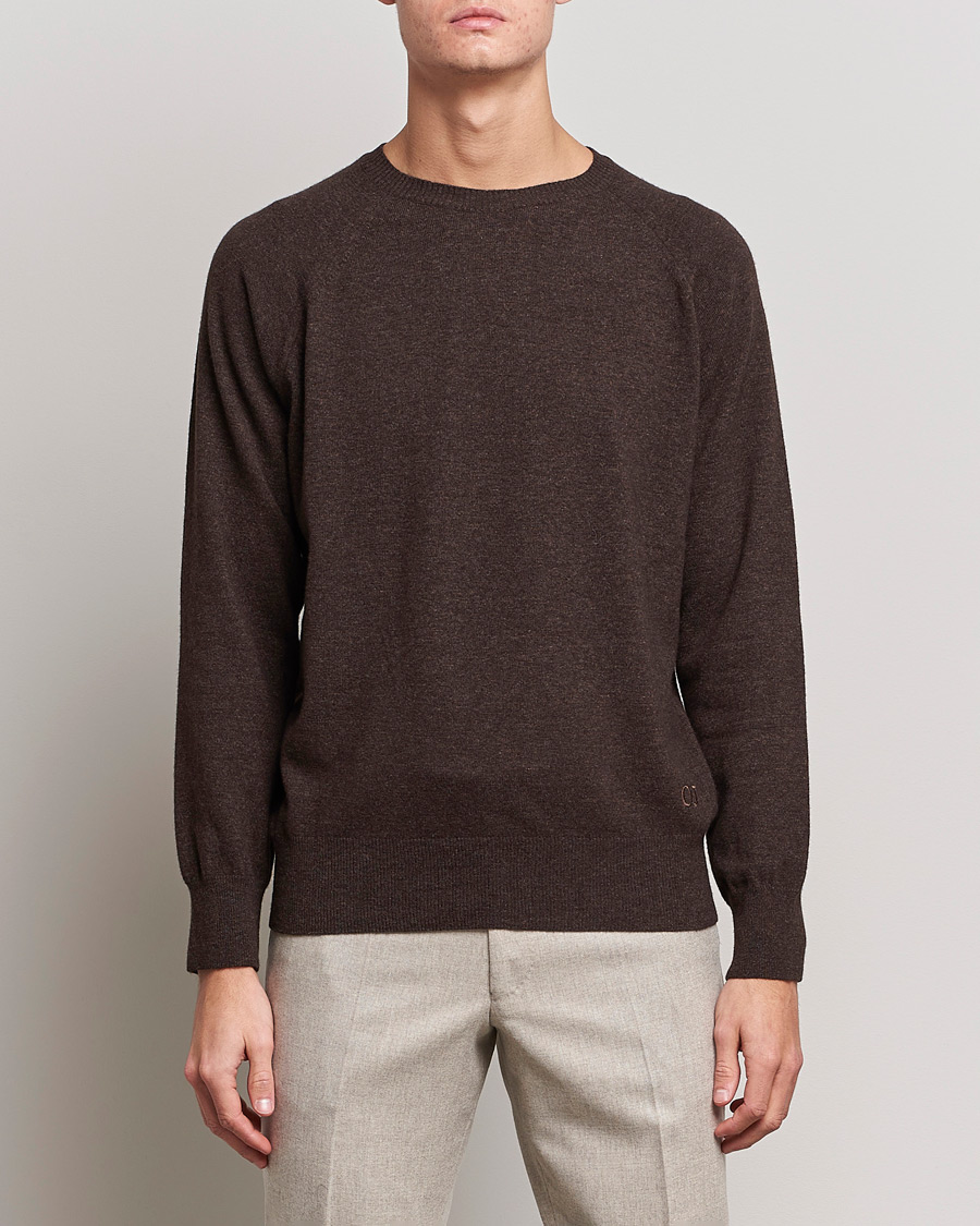 Hombres | Jerséis y prendas de punto | Oscar Jacobson | Gustaf Lambswool Raglan Crew Neck Dark Brown