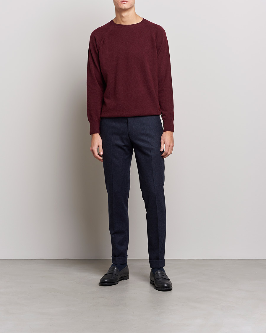 Hombres | Jerséis y prendas de punto | Oscar Jacobson | Gustaf Lambswool Raglan Crew Neck Burgundy