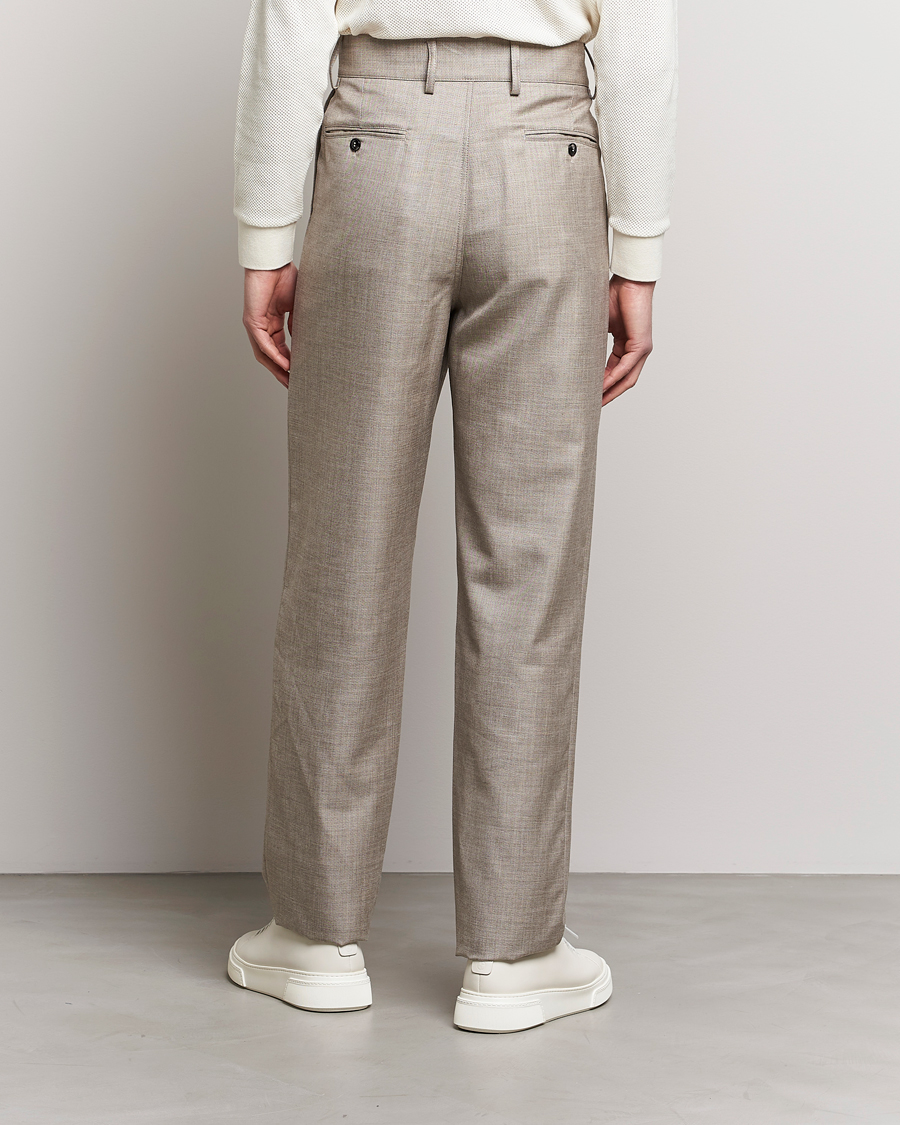 Hombres | Pantalones | Giorgio Armani | Pleated Wool Trousers Light Grey