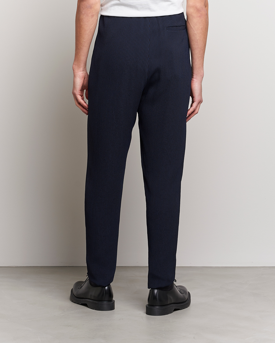 Hombres | Pantalones | Giorgio Armani | Pleated Seersucker Pants Navy