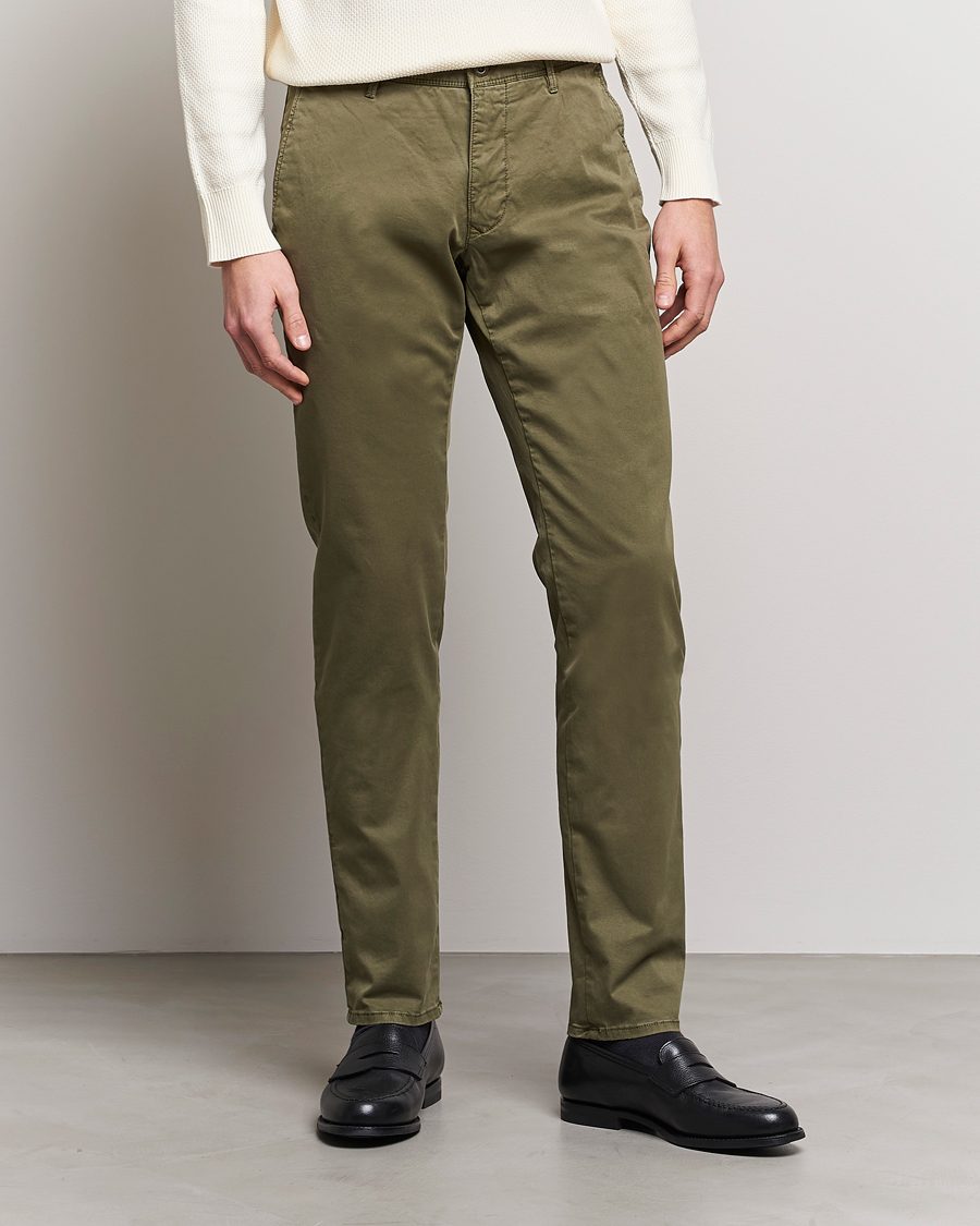 Hombres | Pantalones | Incotex | Slim Fit Garment Dyed Slacks Olive
