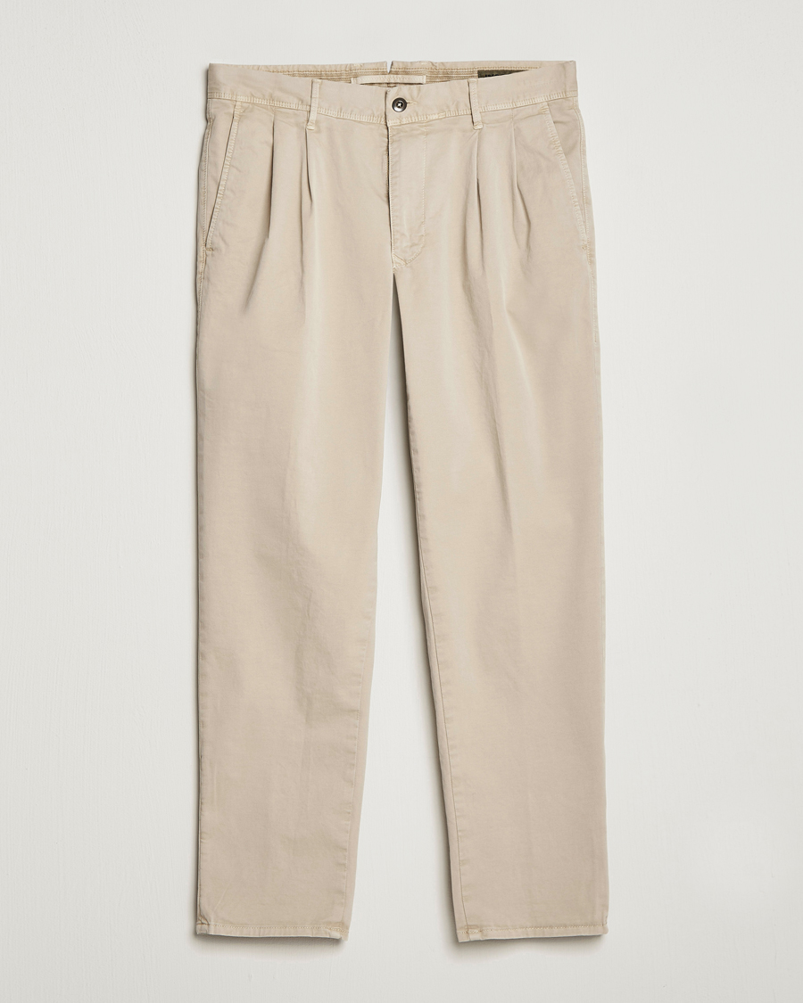 Hombres | Pantalones | Incotex | Tapered Fit Pleated Slacks Beige