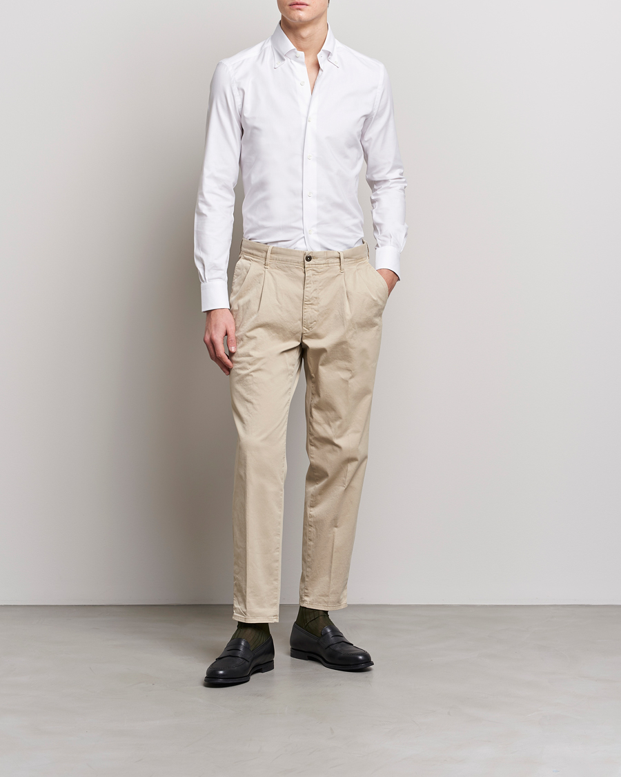 Hombres | Pantalones | Incotex | Tapered Fit Pleated Slacks Beige