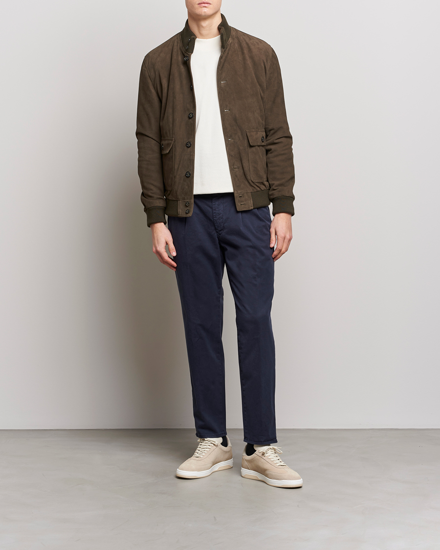 Hombres | Pantalones | Incotex | Tapered Fit Pleated Slacks Navy