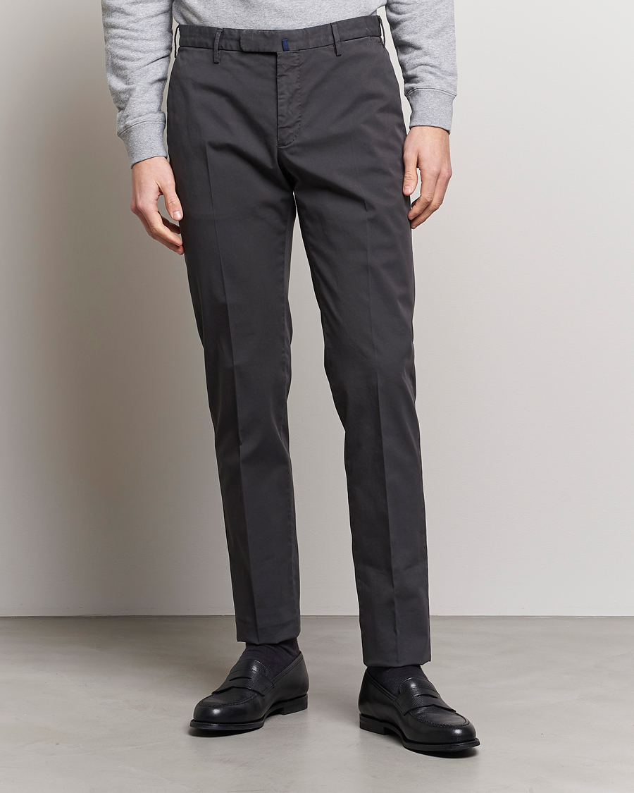Hombres | Pantalones | Incotex | Slim Fit Comfort Chinos Charcoal