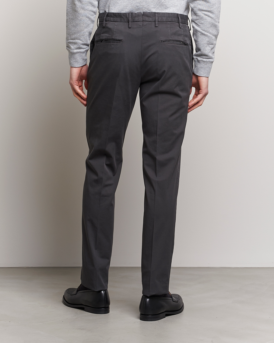 Hombres | Pantalones | Incotex | Slim Fit Comfort Chinos Charcoal