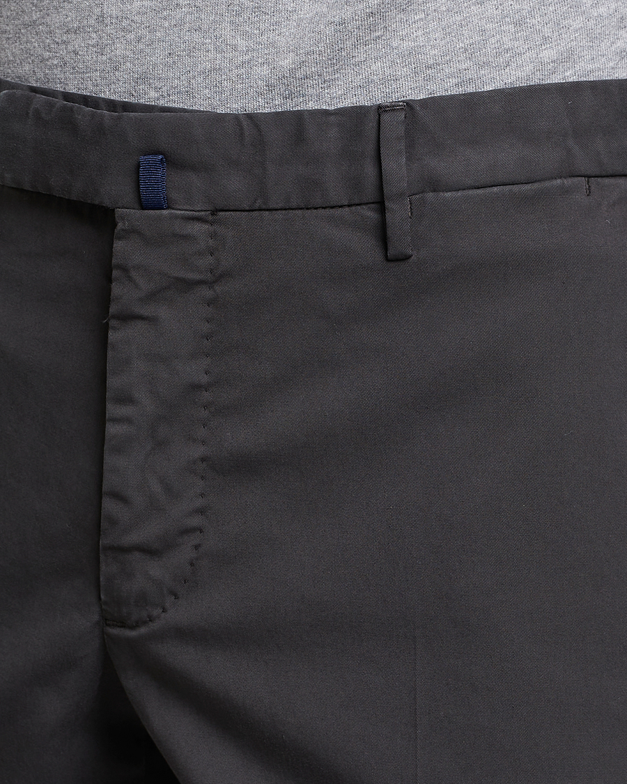 Hombres | Pantalones | Incotex | Slim Fit Comfort Chinos Charcoal