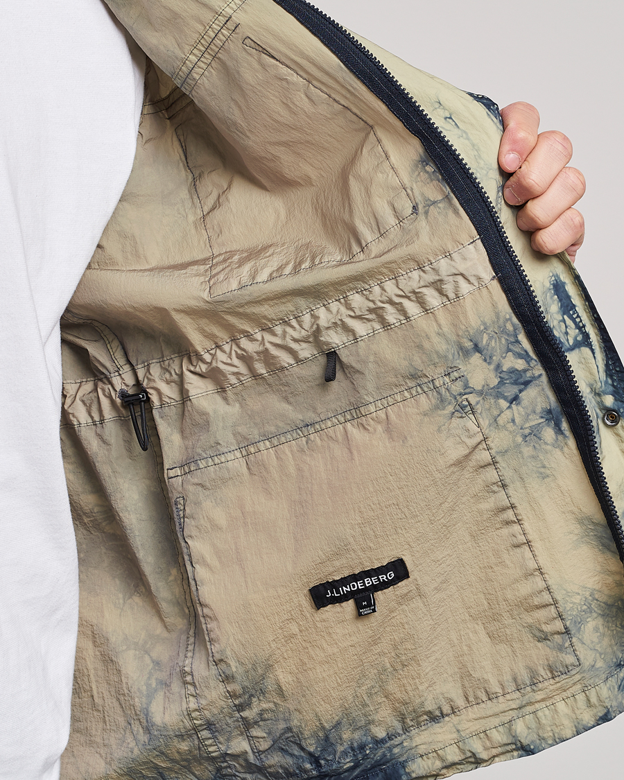 Hombres | Abrigos y chaquetas | J.Lindeberg | Hayes Tie Dye Recycled Nylon Field Jacket Aloe