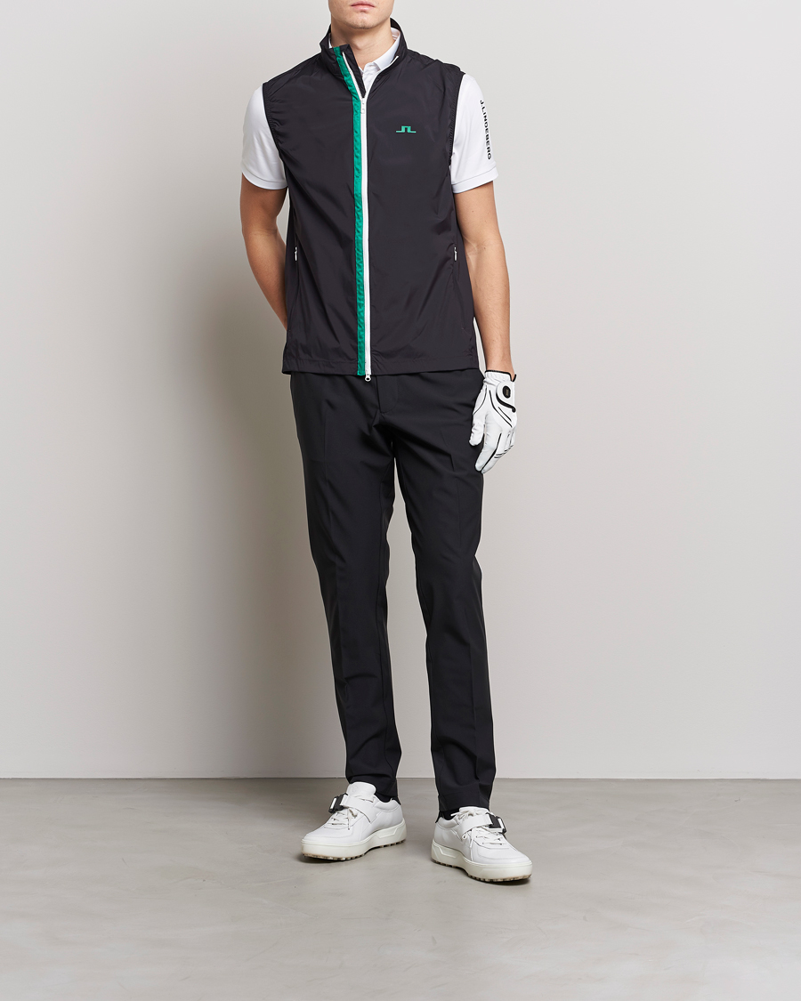 Hombres | Chalecos | J.Lindeberg | Ash Light Packable Vest Rain Forest