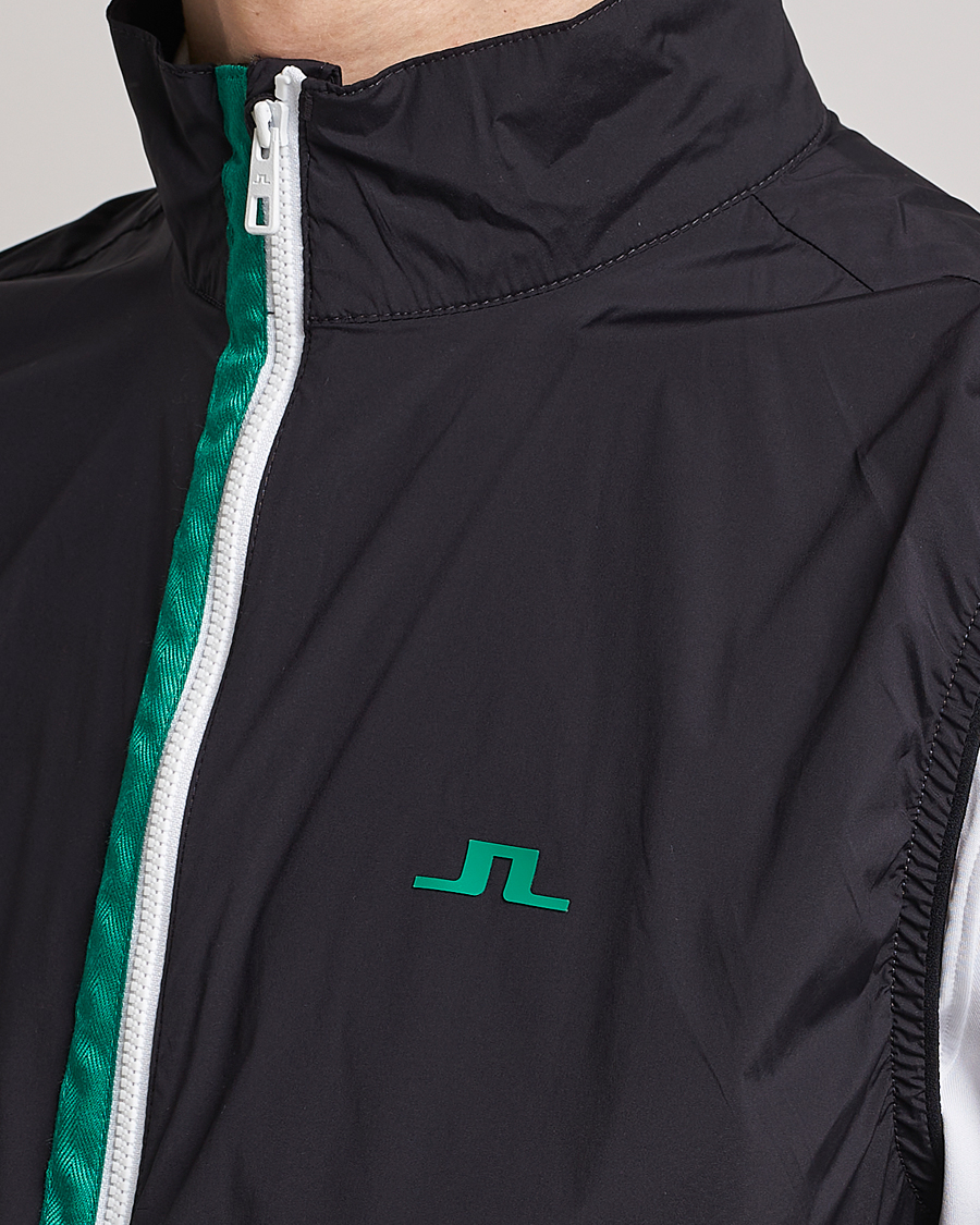 Hombres | Chalecos | J.Lindeberg | Ash Light Packable Vest Rain Forest