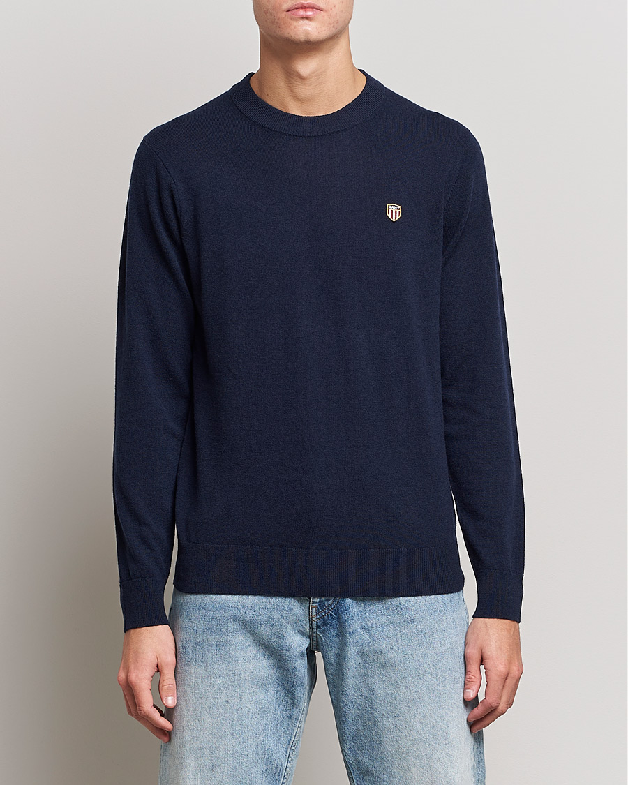 Hombres | Jerséis y prendas de punto | GANT | Banner Shield Lambswool Crew Neck Eavning Blue