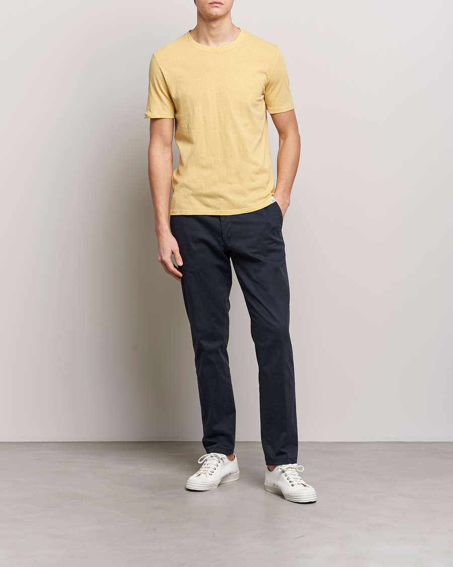 Hombres | Camisetas | Merz b. Schwanen | Organic Cotton Washed Crew Neck T-Shirt Yellow