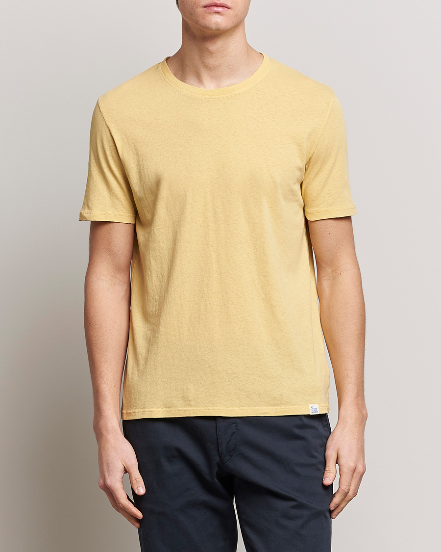 Hombres | Camisetas | Merz b. Schwanen | Organic Cotton Washed Crew Neck T-Shirt Yellow