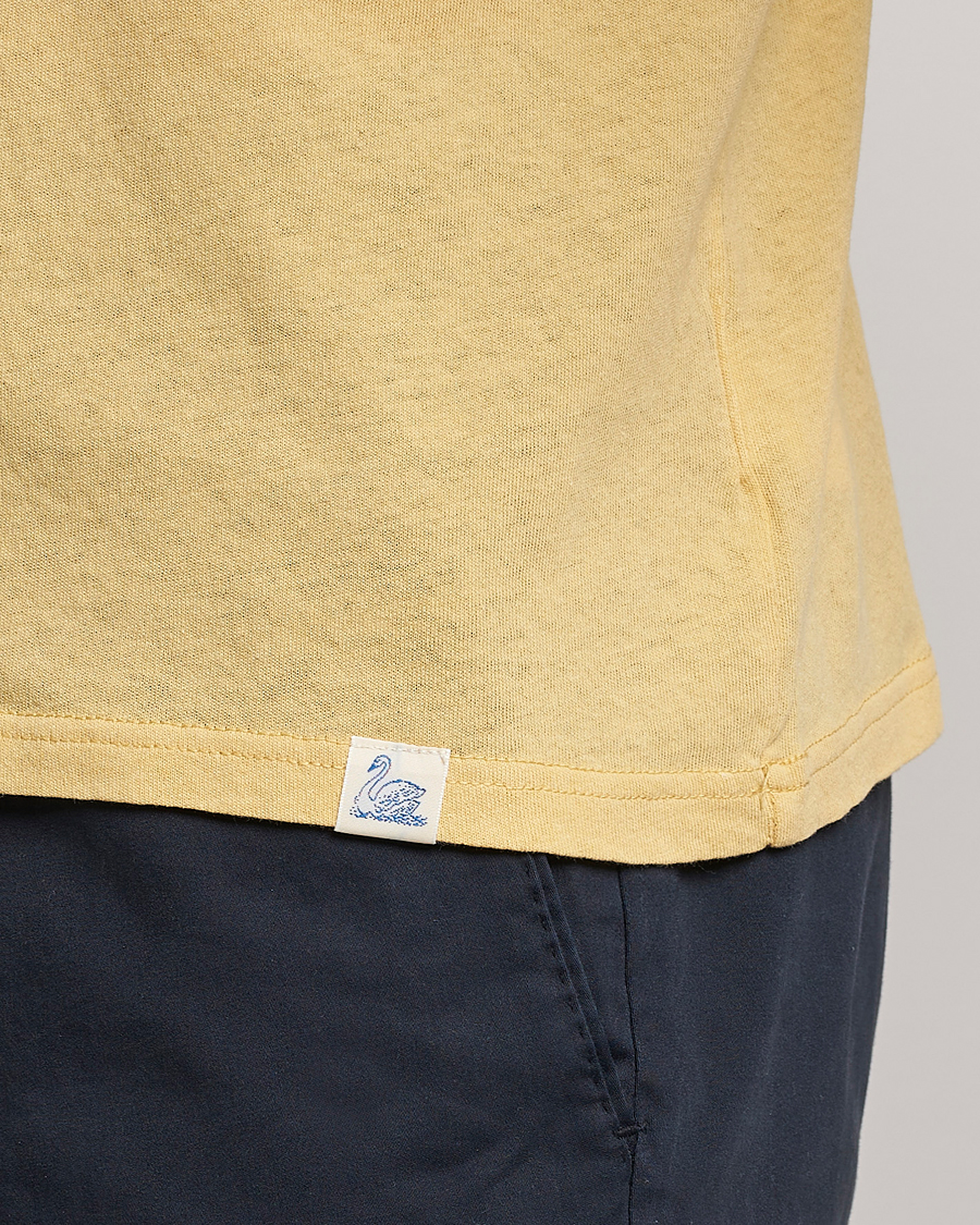 Hombres | Camisetas | Merz b. Schwanen | Organic Cotton Washed Crew Neck T-Shirt Yellow