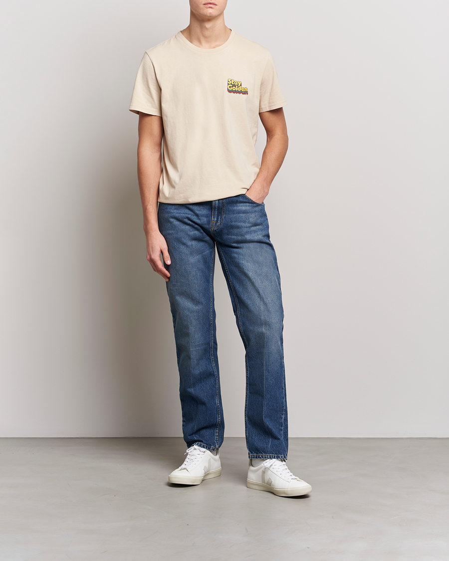 Hombres | Camisetas | Nudie Jeans | Roy Logo Crew Neck T-Shirt Cream