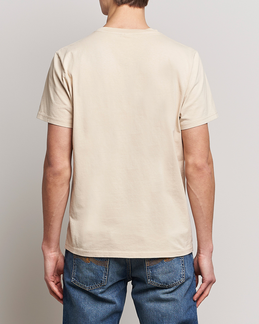 Hombres | Camisetas | Nudie Jeans | Roy Logo Crew Neck T-Shirt Cream