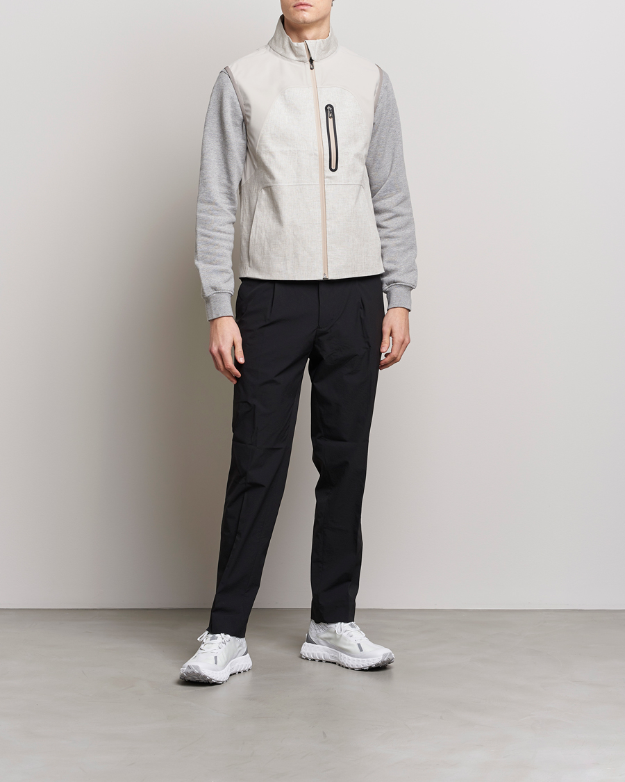 Hombres | Chalecos | SEASE | V-8 Linen Gilet Light Beige