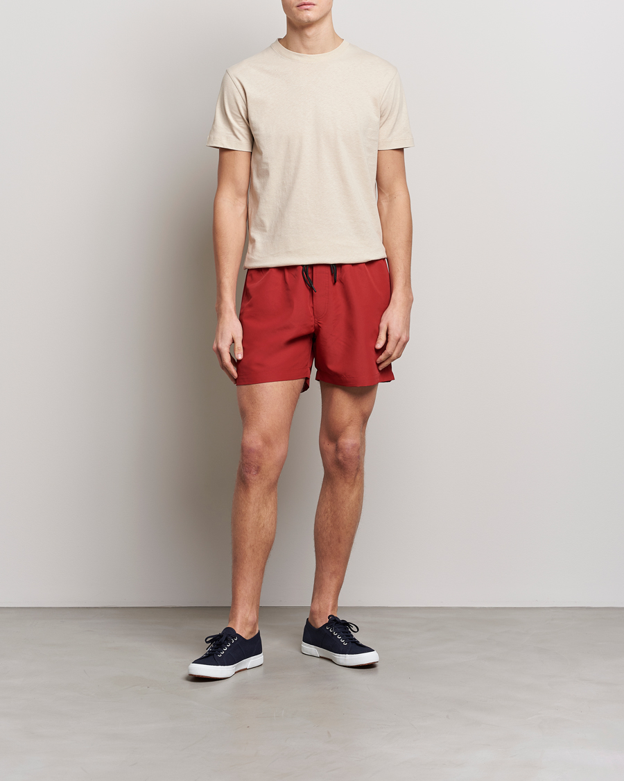 Hombres | Bañadores | Tiger of Sweden | Sjo Swim Shorts Dark Raspberry