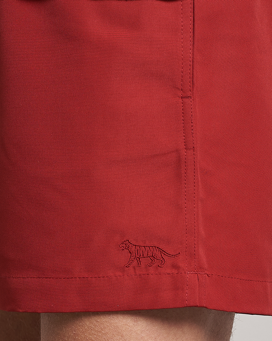 Hombres | Bañadores | Tiger of Sweden | Sjo Swim Shorts Dark Raspberry