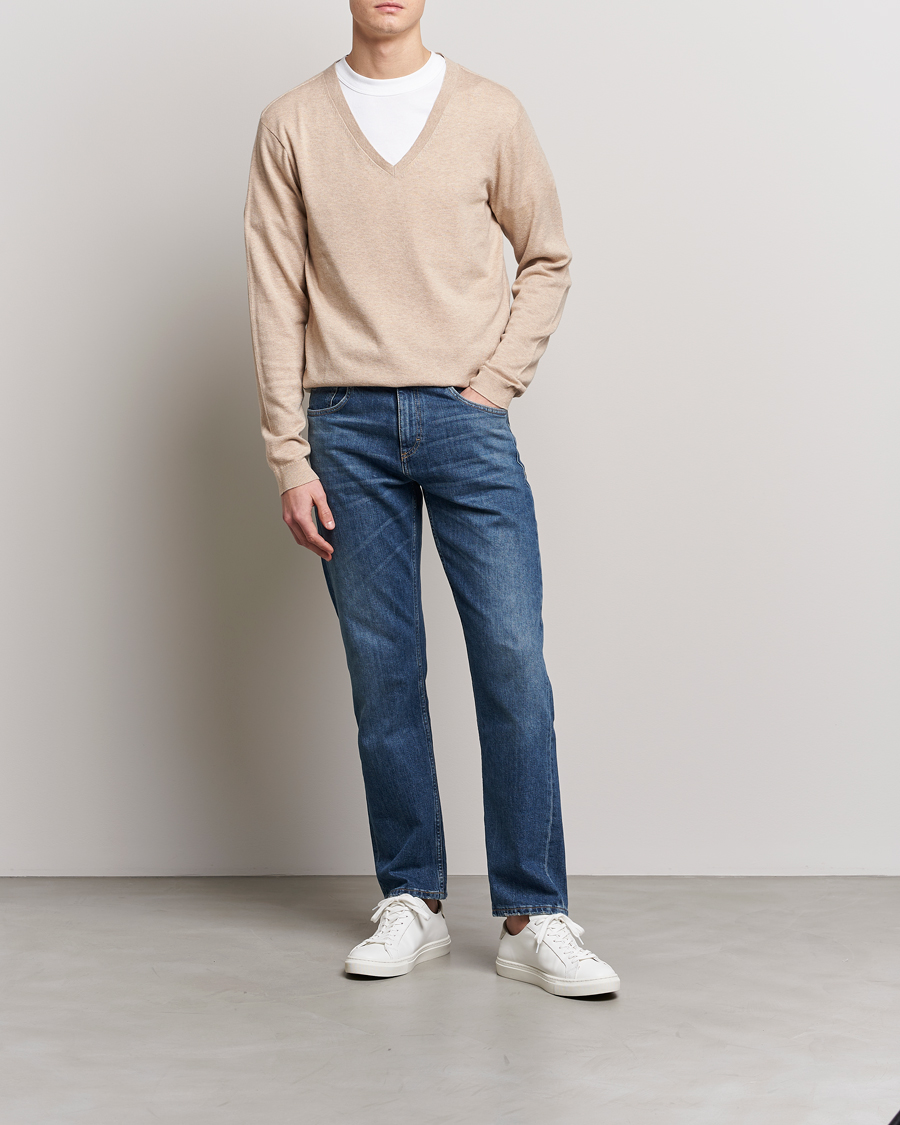Hombres | Jerséis y prendas de punto | Tiger of Sweden | Pernell Extra Fine Merino V-Neck Beige Melange