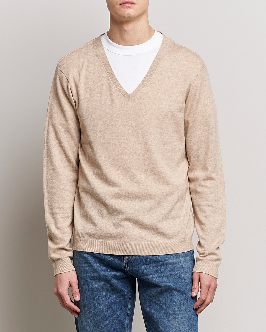 Hombres | Jerséis y prendas de punto | Tiger of Sweden | Pernell Extra Fine Merino V-Neck Beige Melange