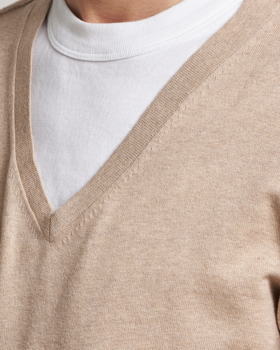 Hombres | Jerséis y prendas de punto | Tiger of Sweden | Pernell Extra Fine Merino V-Neck Beige Melange