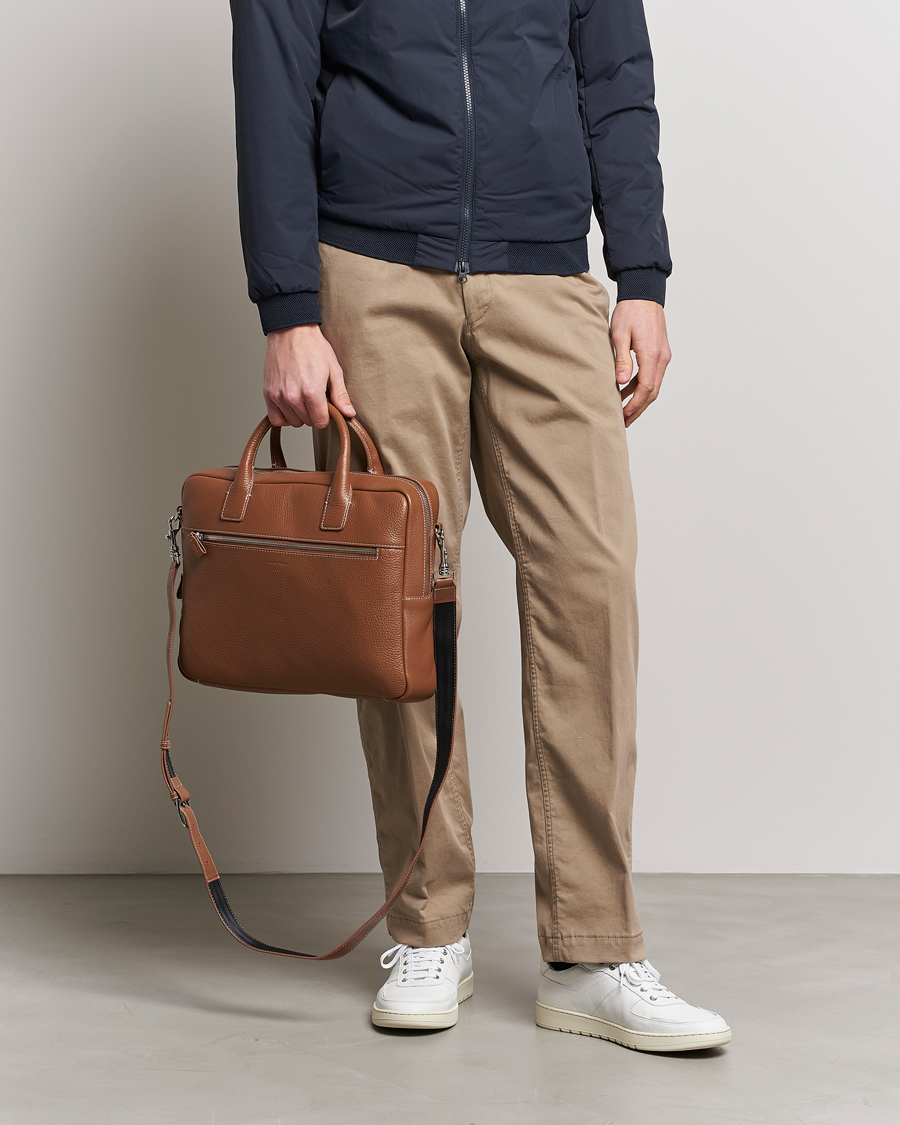 Hombres | Tiger of Sweden Beckholmen Cow Leather Computer Bag Caramel Cafe | Tiger of Sweden | Beckholmen Cow Leather Computer Bag Caramel Cafe