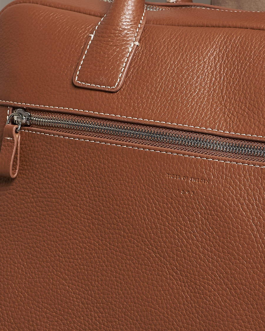 Hombres | Tiger of Sweden Beckholmen Cow Leather Computer Bag Caramel Cafe | Tiger of Sweden | Beckholmen Cow Leather Computer Bag Caramel Cafe