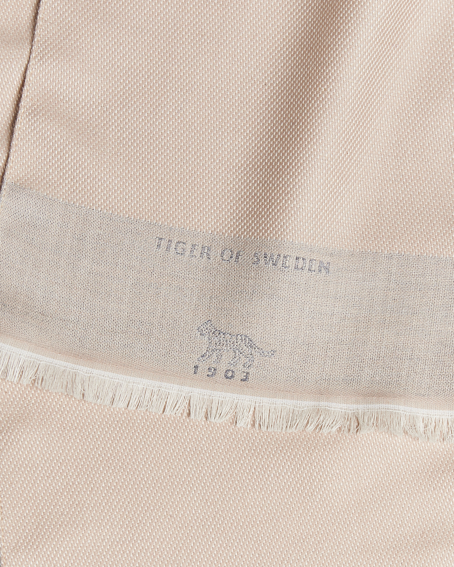 Hombres | Tiger of Sweden Salvor Wool Silk Scarf Dark Sand | Tiger of Sweden | Salvor Wool Silk Scarf Dark Sand