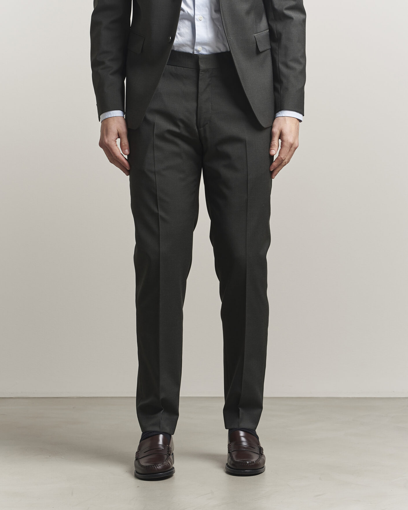 Hombres | Pantalones | Tiger of Sweden | Tenuta Wool Travel Suit Trousers Olive Extreme