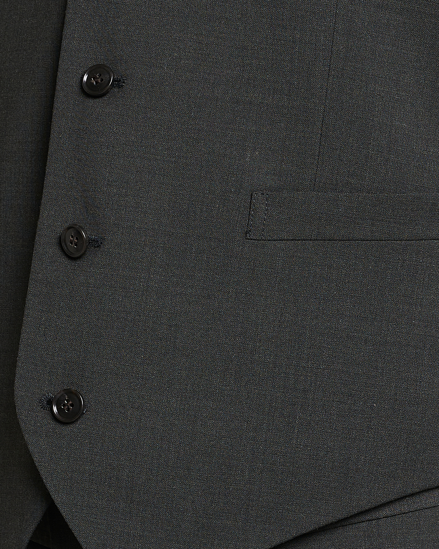 Hombres | Chalecos | Tiger of Sweden | Wayde Wool Travel Waistcoat Olive Extreme