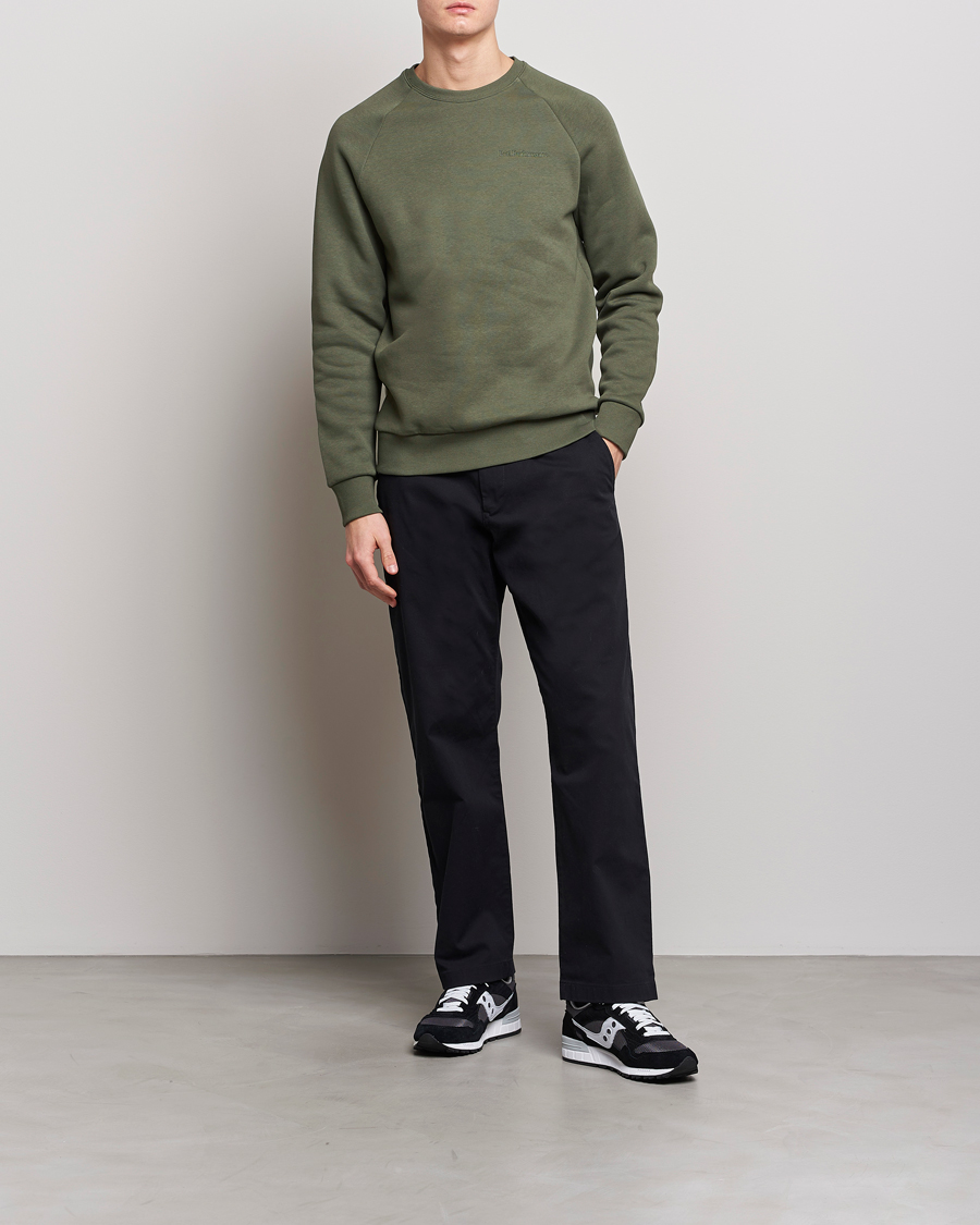 Hombres | Jerséis y prendas de punto | Peak Performance | Original Small Logo Crew Neck Sweatshirt Pine Needle