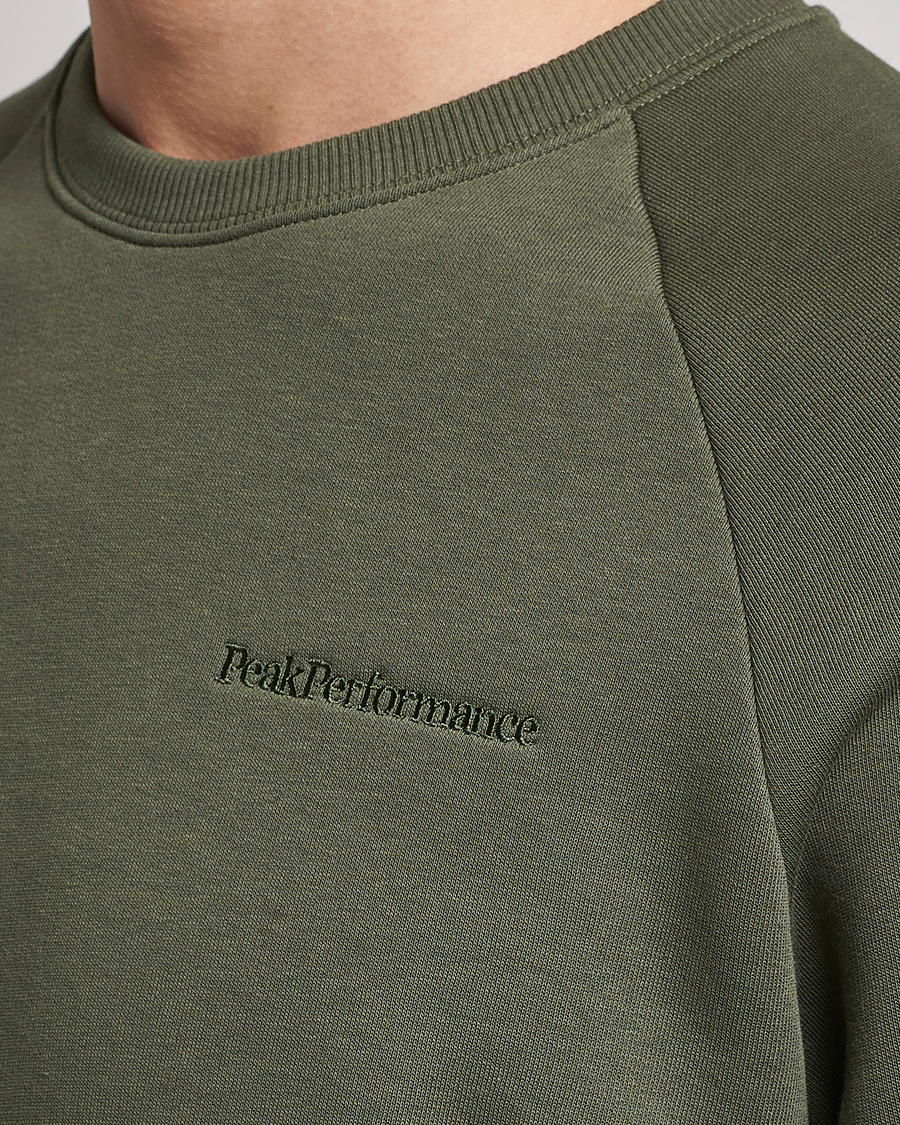 Hombres | Jerséis y prendas de punto | Peak Performance | Original Small Logo Crew Neck Sweatshirt Pine Needle