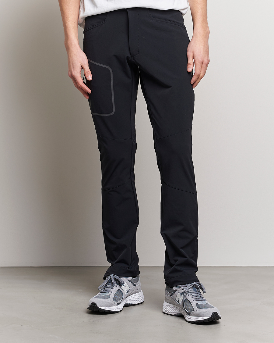 Hombres | Pantalones | Peak Performance | Tech Light Woven Scale Pants Black