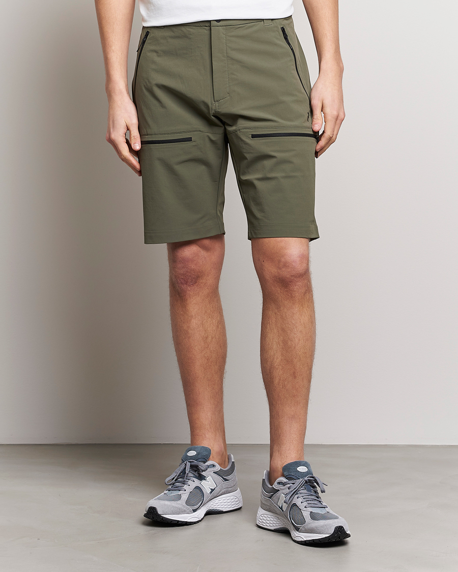 Hombres | Pantalones cortos | Peak Performance | Stretch Drawstring Tech Shorts Pine Needle
