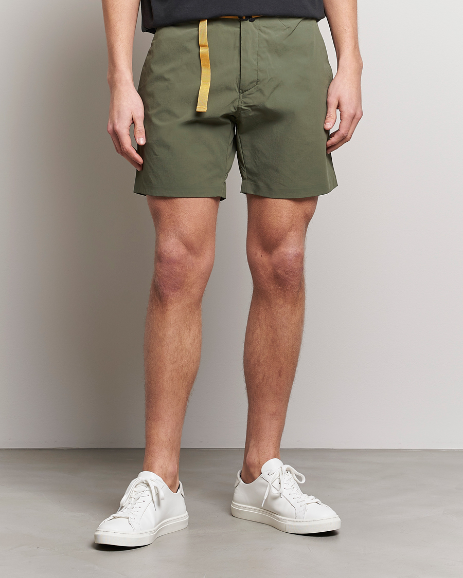 Hombres | Pantalones cortos | Peak Performance | Vislight Light Shorts Pine Needle