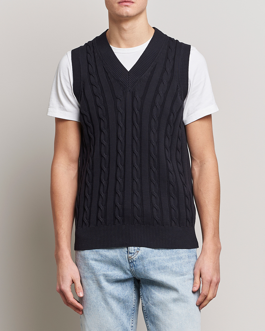 Hombres | Jerséis y prendas de punto | Oscar Jacobson | Lucas Cable Knitted Vest Navy