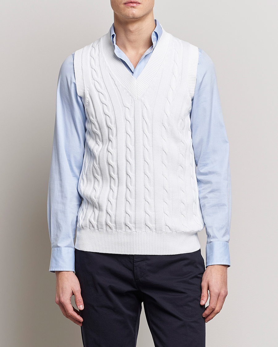 Hombres | Jerséis y prendas de punto | Oscar Jacobson | Lucas Cable Knitted Vest White
