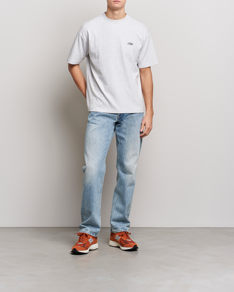 Hombres | Camisetas | Drôle de Monsieur | Signature T-Shirt Light Grey